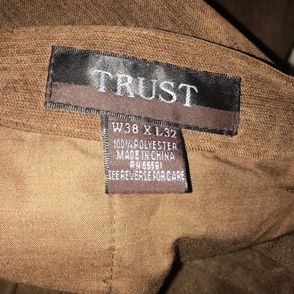 🔥 Bundle of 4 men’s pants 💥pre loved - Picture 3 of 8